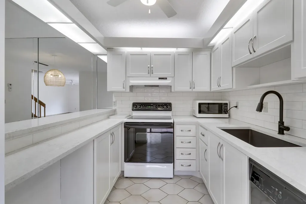 825 Center Street Jupiter FL 33458