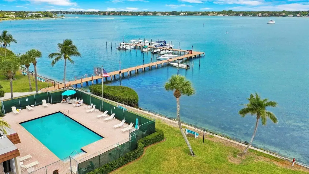 825 Center Street Jupiter FL 33458