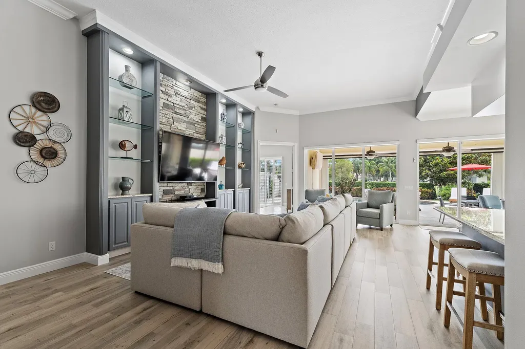 102 Euphrates Circle Palm Beach Gardens FL 33410