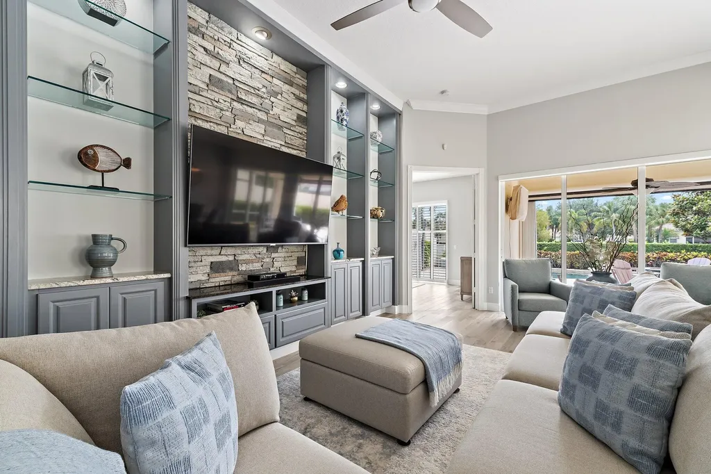 102 Euphrates Circle Palm Beach Gardens FL 33410