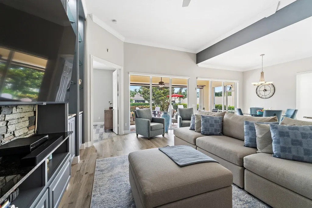 102 Euphrates Circle Palm Beach Gardens FL 33410