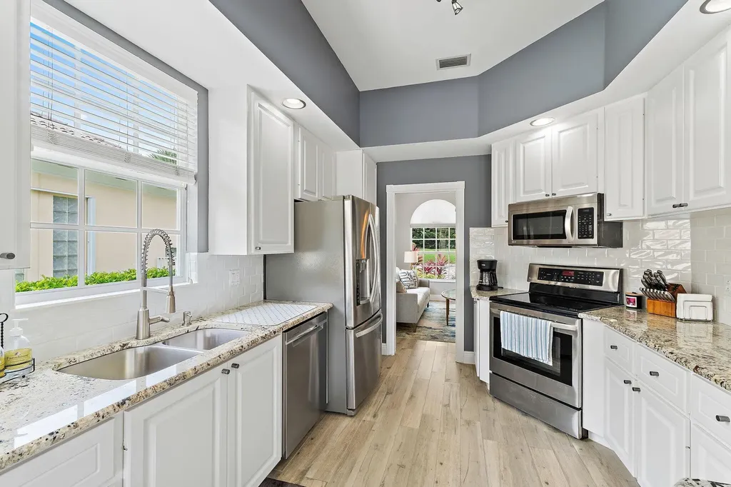 102 Euphrates Circle Palm Beach Gardens FL 33410