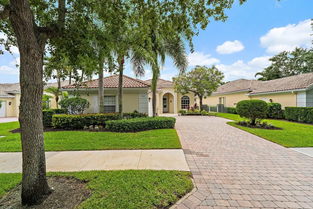 102 Euphrates Circle Palm Beach Gardens FL 33410