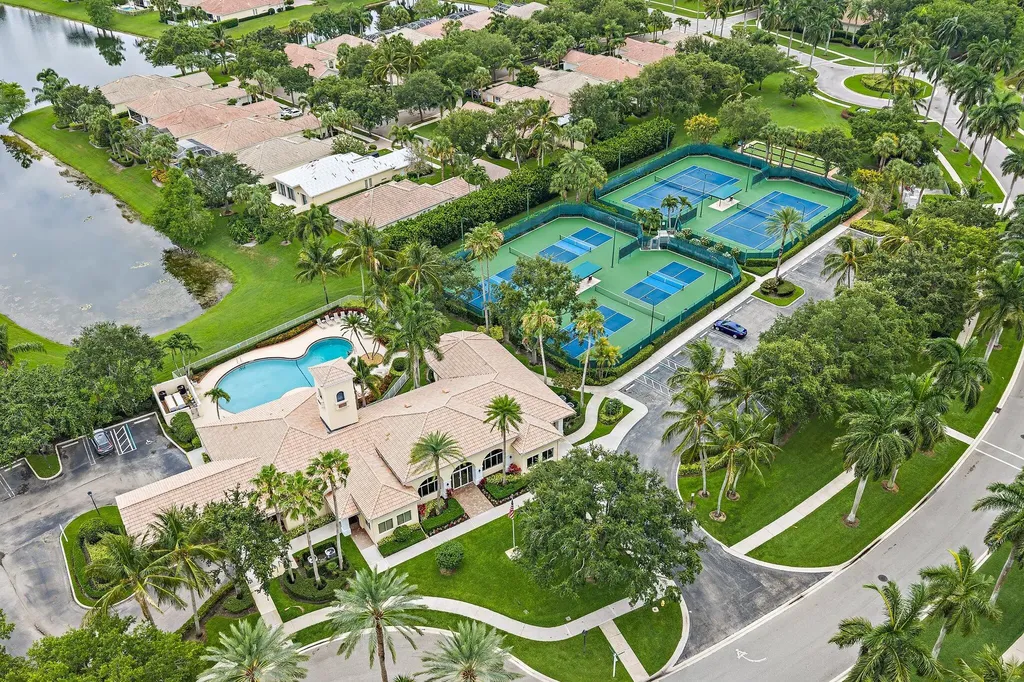 102 Euphrates Circle Palm Beach Gardens FL 33410