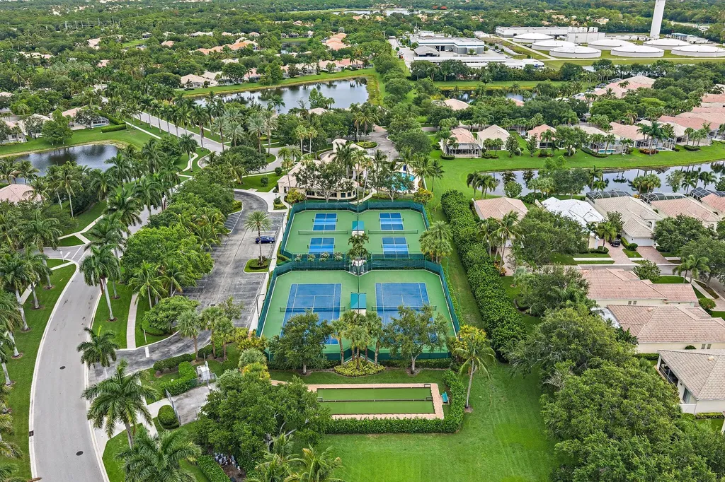 102 Euphrates Circle Palm Beach Gardens FL 33410