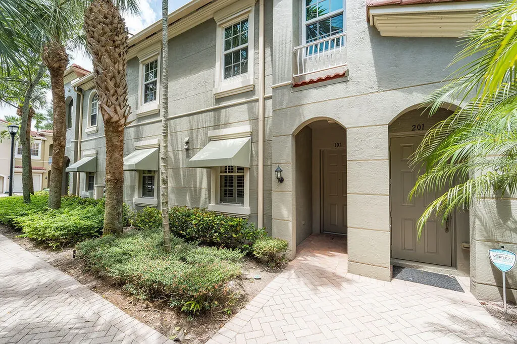 4861 Bonsai Circle Palm Beach Gardens FL 33418