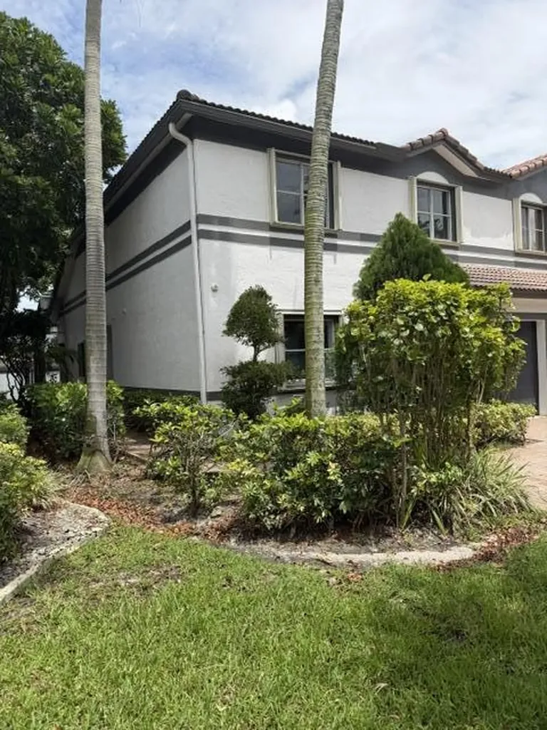 2440 NW 99th Way Sunrise FL 33322