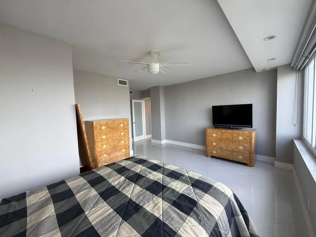 3233 NE 34th Street Fort Lauderdale FL 33308