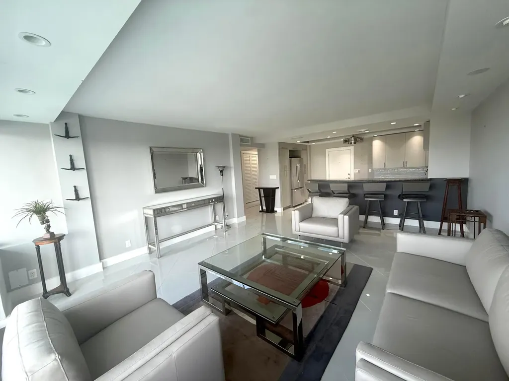 3233 NE 34th Street Fort Lauderdale FL 33308