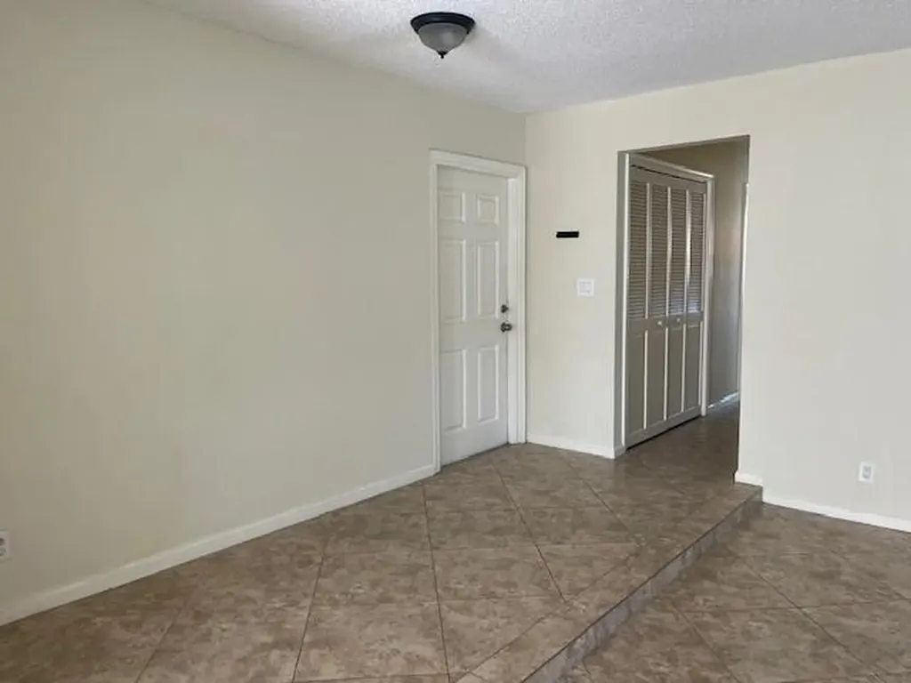 10631 NW 39th Street Coral Springs FL 33065