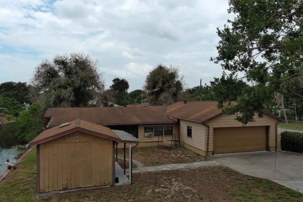 1013 9th Street Okeechobee FL 34974