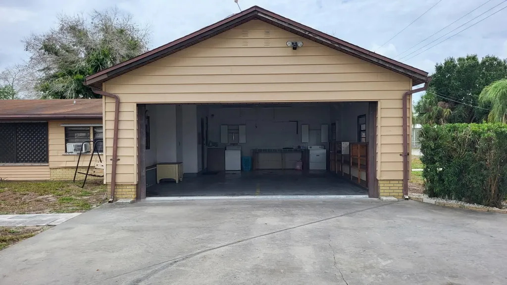 1013 9th Street Okeechobee FL 34974