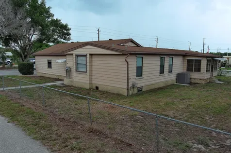 1013 9th Street Okeechobee FL 34974