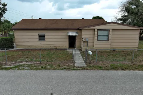 1013 9th Street Okeechobee FL 34974