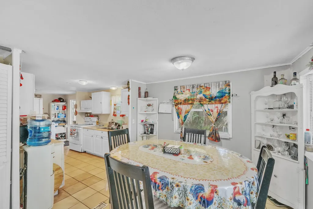 32 Lisa Lane Greenacres FL 33463