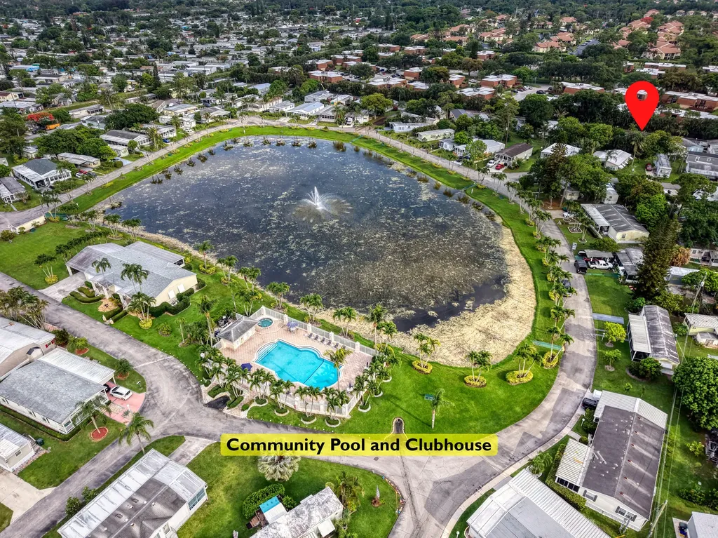 32 Lisa Lane Greenacres FL 33463