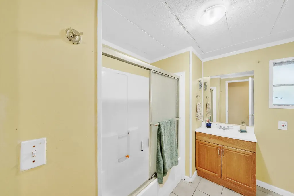 32 Lisa Lane Greenacres FL 33463