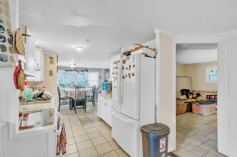 32 Lisa Lane Greenacres FL 33463