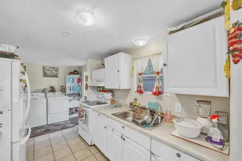 32 Lisa Lane Greenacres FL 33463