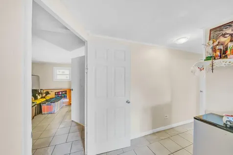 32 Lisa Lane Greenacres FL 33463