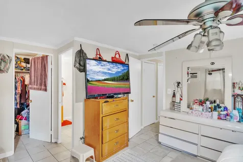 32 Lisa Lane Greenacres FL 33463