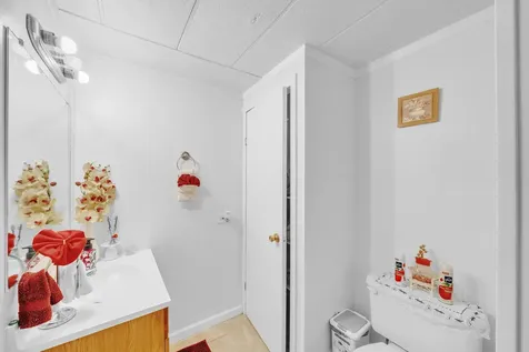 32 Lisa Lane Greenacres FL 33463