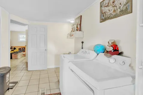 32 Lisa Lane Greenacres FL 33463