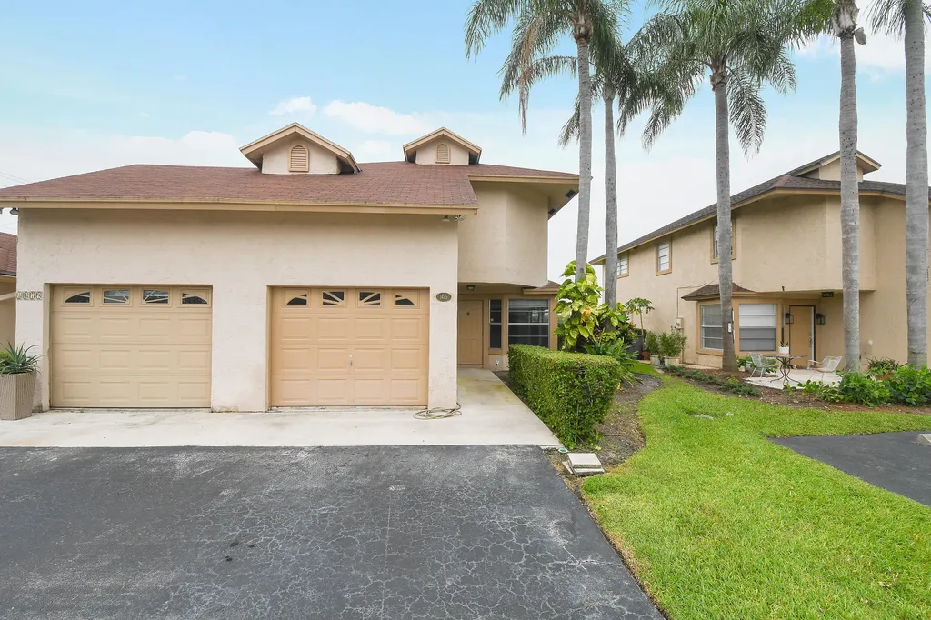 1475 Lake Mango Way West Palm Beach FL 33406