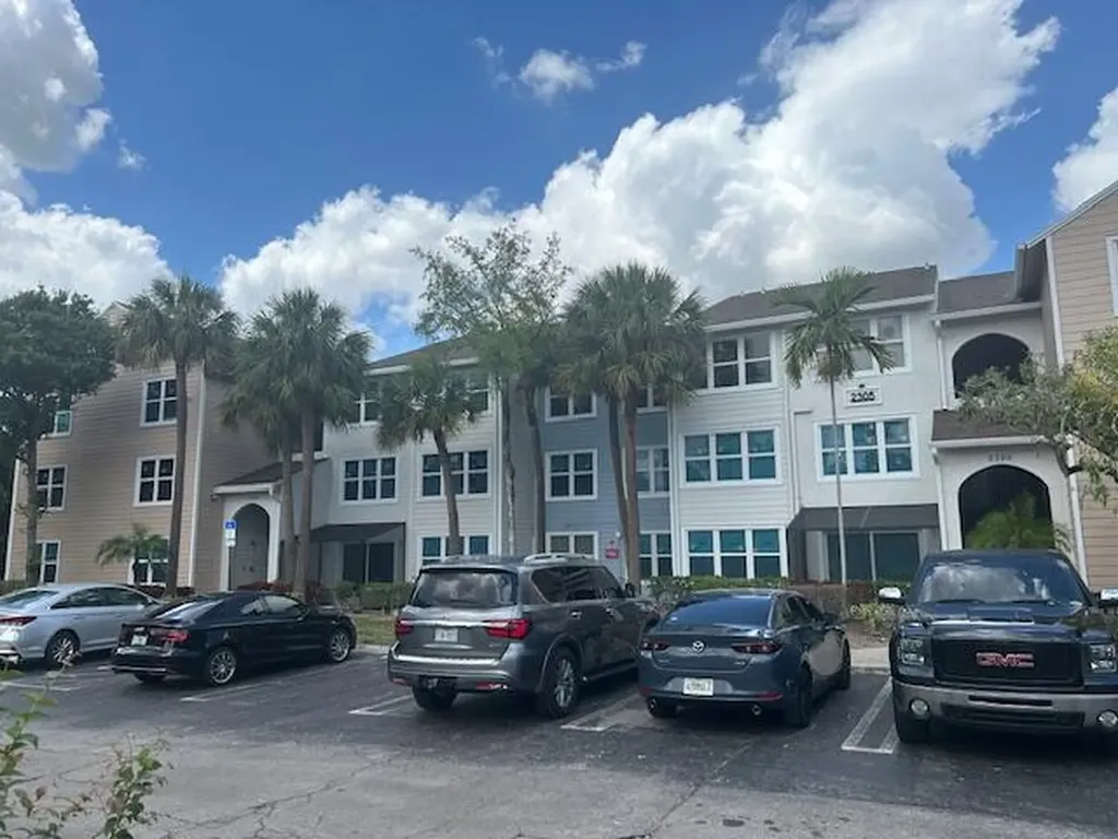 2305 N Congress Avenue Boynton Beach FL 33426