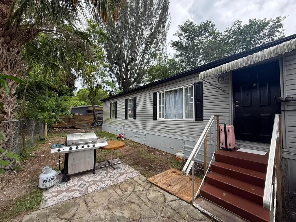 10548 W Sandalfoot Boulevard Boca Raton FL 33428