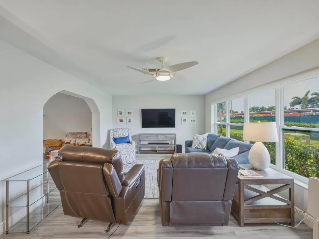 5800 W Fernley Drive W Greenacres FL 33415