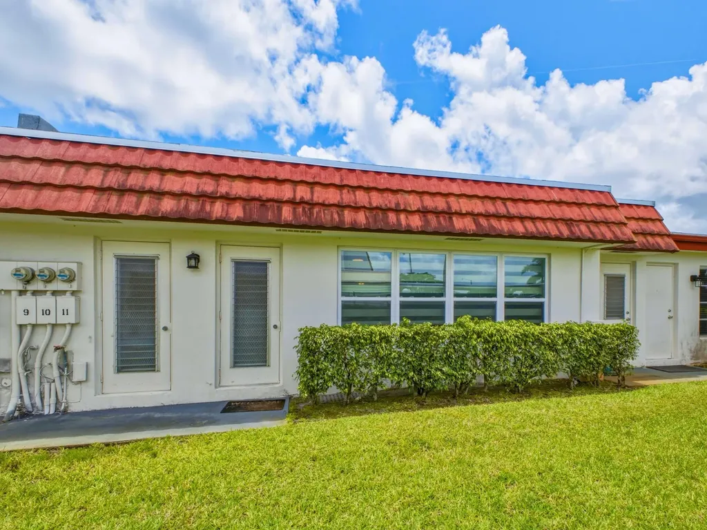 5800 W Fernley Drive W Greenacres FL 33415