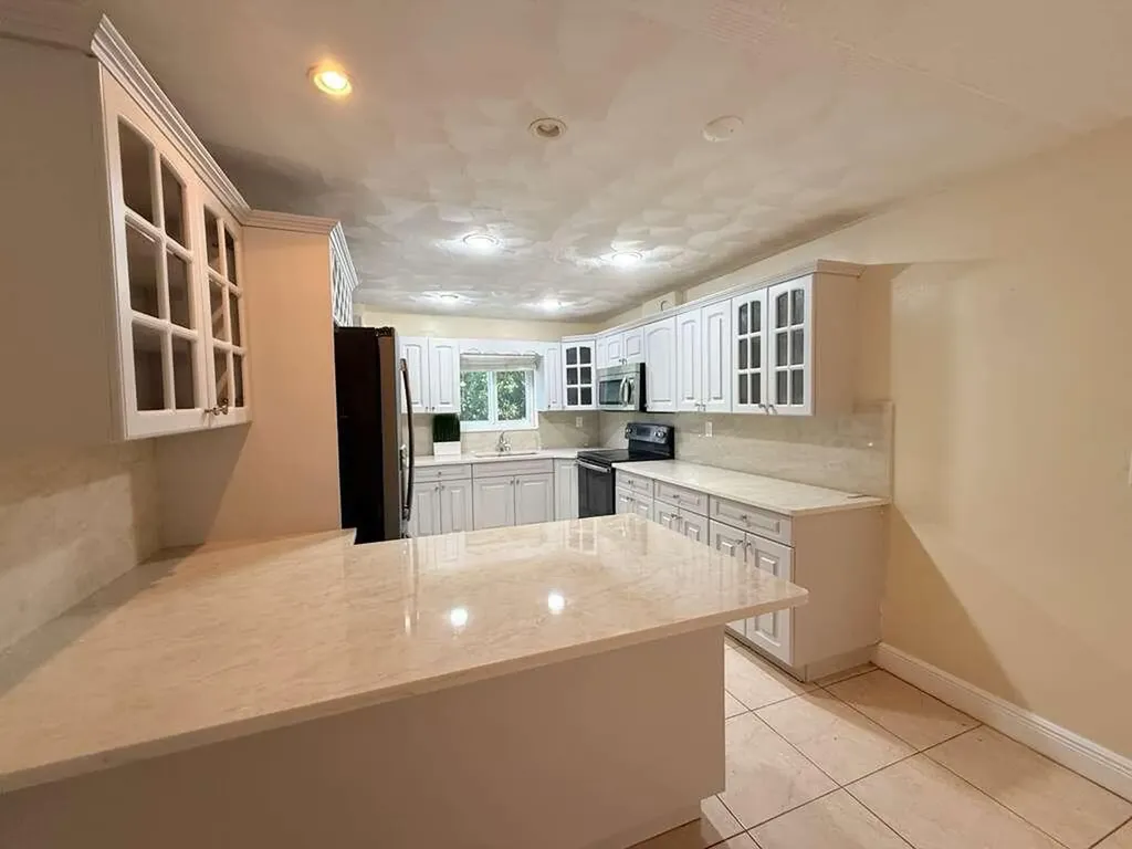 2210 Taylor Street Hollywood FL 33020