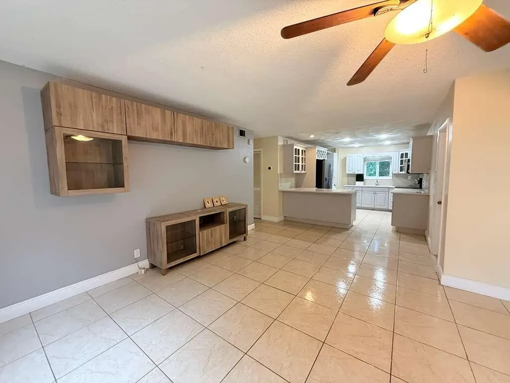 2210 Taylor Street Hollywood FL 33020