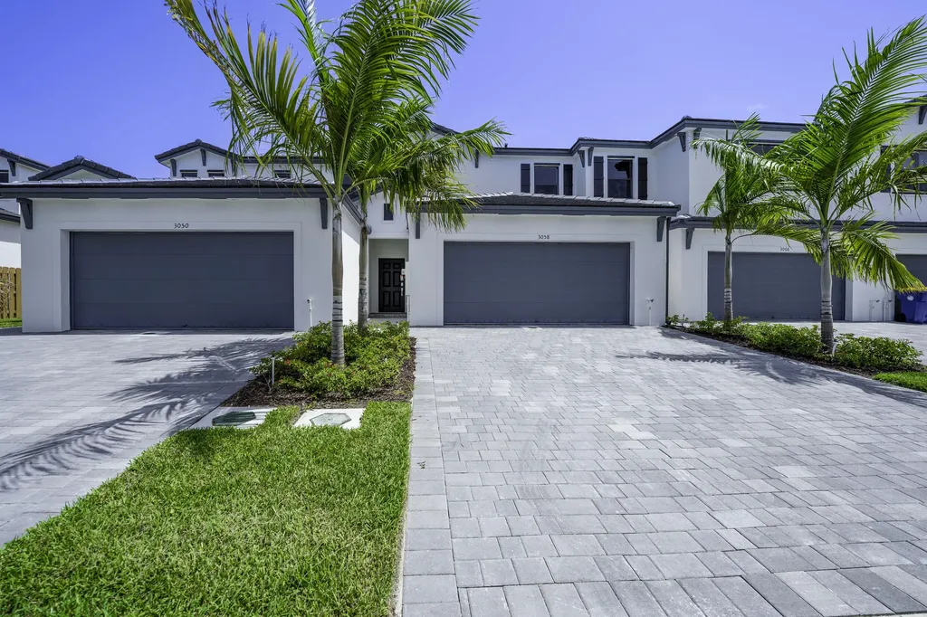 5838 Park Place Dania Beach FL 33312