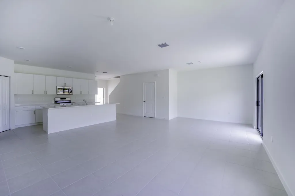 5838 Park Place Dania Beach FL 33312