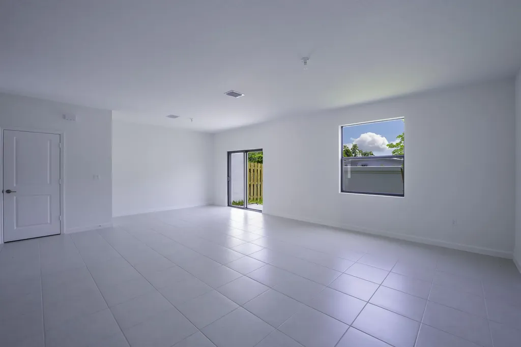 5838 Park Place Dania Beach FL 33312