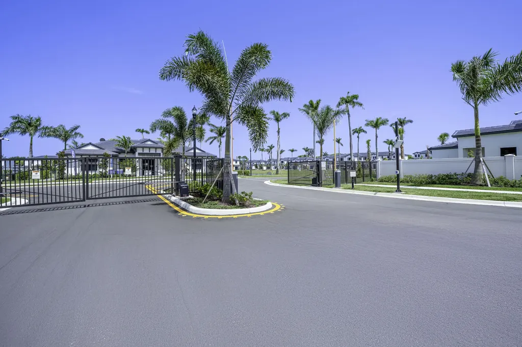 5838 Park Place Dania Beach FL 33312