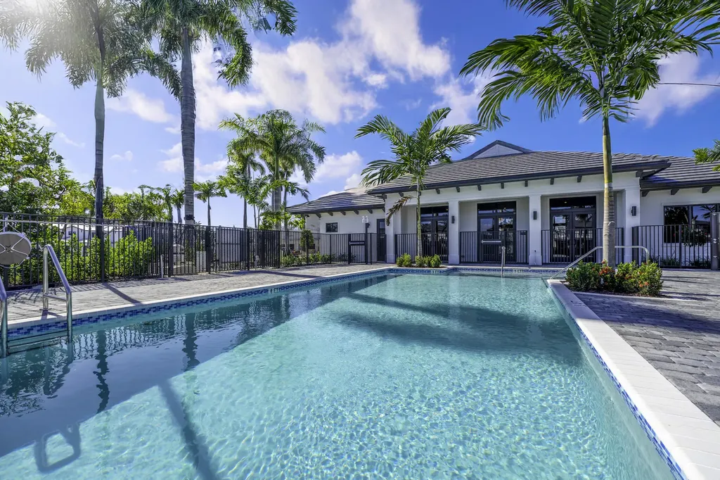5838 Park Place Dania Beach FL 33312