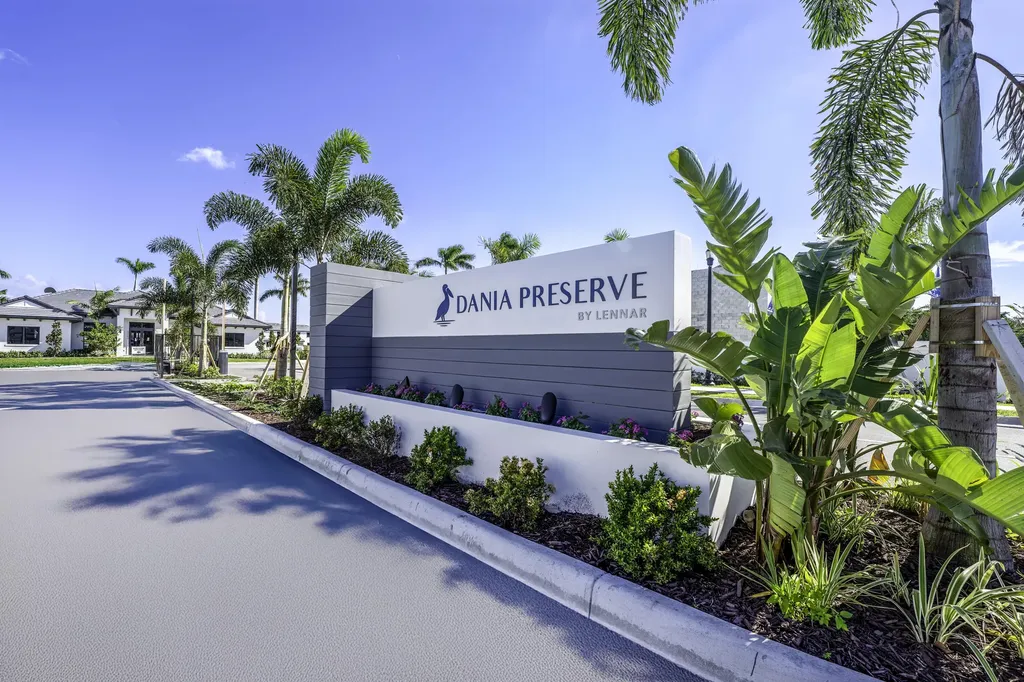 5838 Park Place Dania Beach FL 33312
