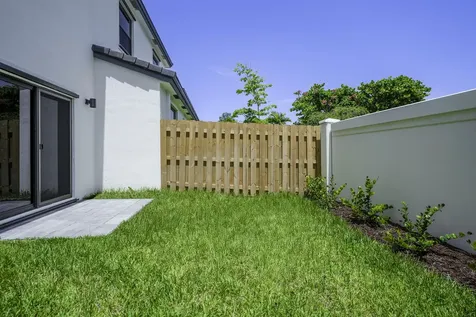 5838 Park Place Dania Beach FL 33312