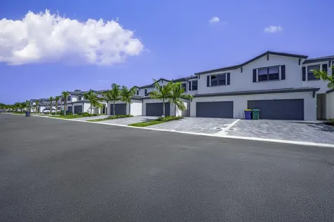 5838 Park Place Dania Beach FL 33312