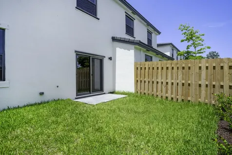 5838 Park Place Dania Beach FL 33312