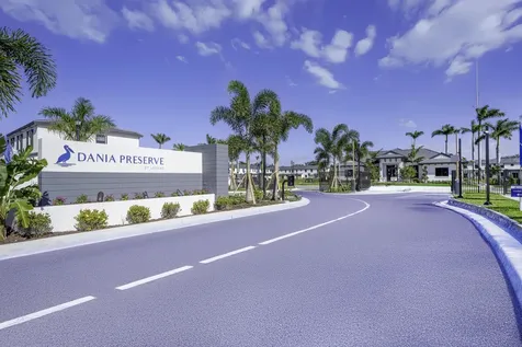 5838 Park Place Dania Beach FL 33312