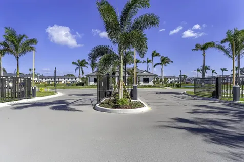 5838 Park Place Dania Beach FL 33312