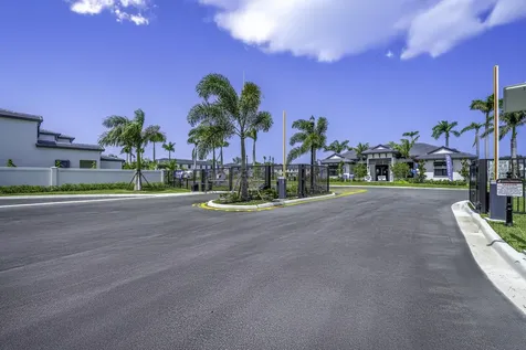 5838 Park Place Dania Beach FL 33312