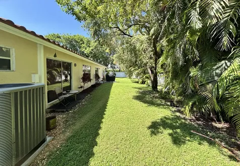 9532 NW 9th Court Plantation FL 33324