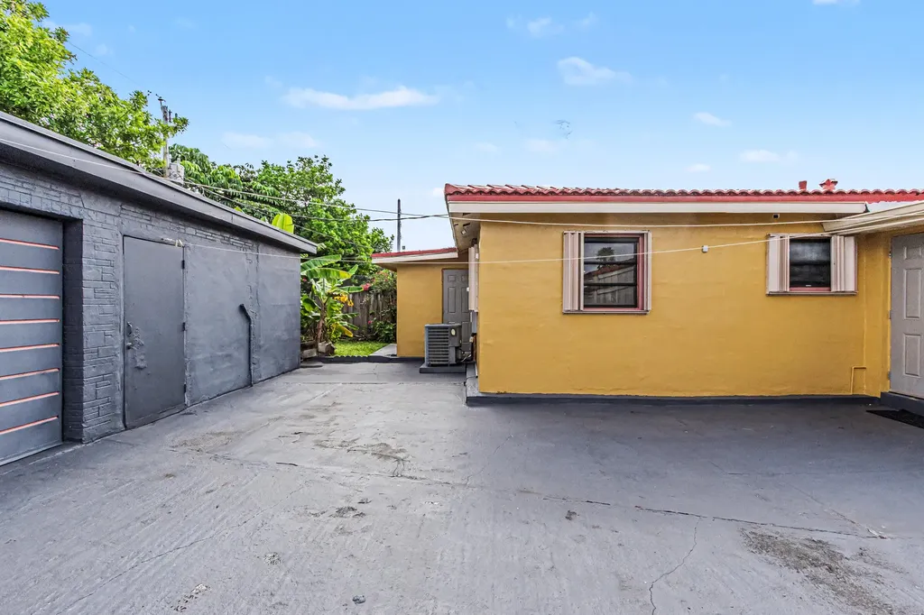 6417 SW 23rd Street Miramar FL 33023