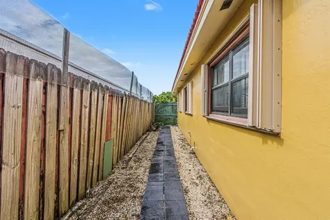 6417 SW 23rd Street Miramar FL 33023