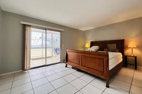330 Southampton B West Palm Beach FL 33417